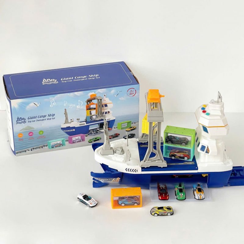 tau thuy giant cargo ship 1